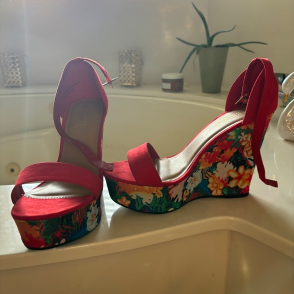 Shoes - Picture 3 of 3